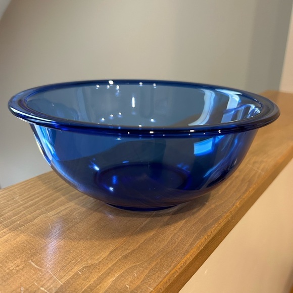 Vintage Pyrex Colbalt Blue 323 1.5 liter mixing bowl USA made no chips or cracks - Picture 5 of 5